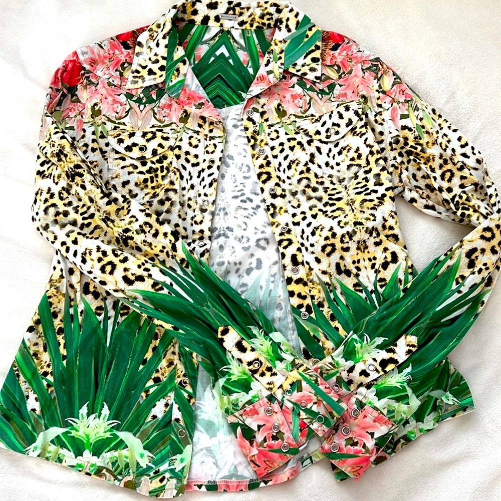 Elia Tahari Women’s Cheetah Print Tropical Button-Up Shirt